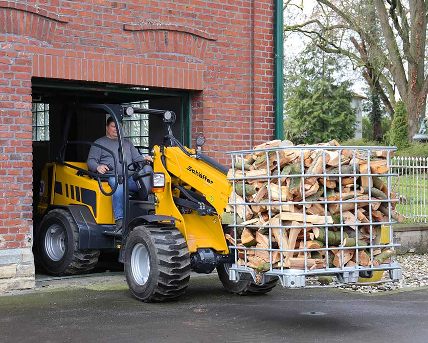 Schäffer 2630 T SLT lifting cage with logs